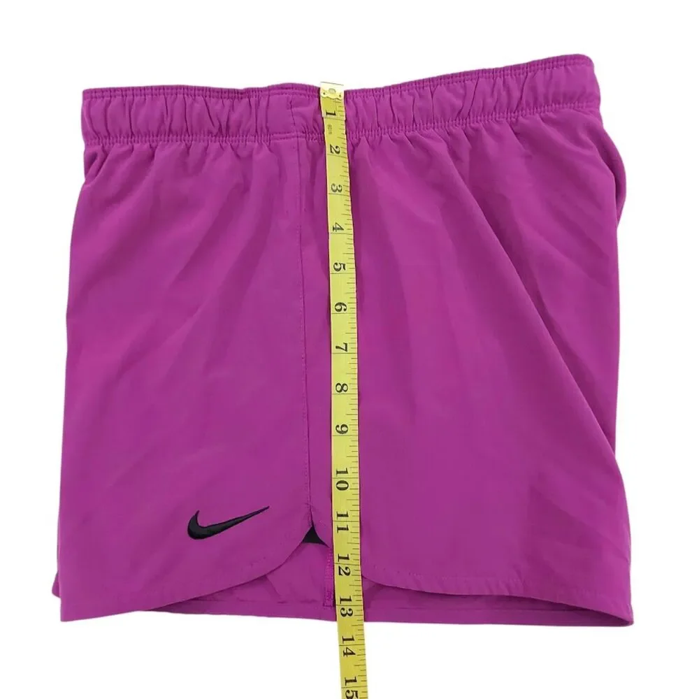 Nike excellent embroidered